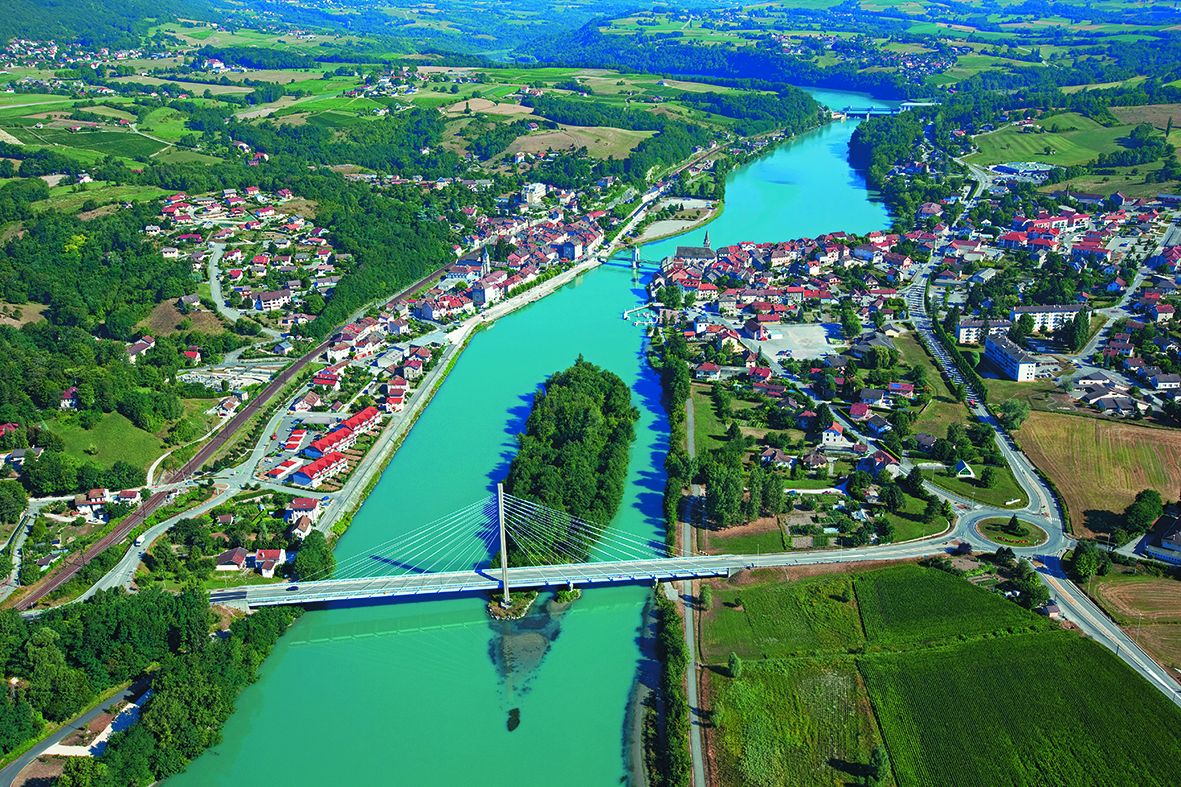 Reach Rhône River: Your Comprehensive Guide to Accessing Europe's 